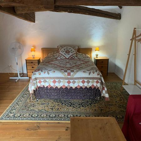 Chambre Sdb Privee Townhouse 26 Chambres D'Hotes Civray Civray  Eksteriør bilde